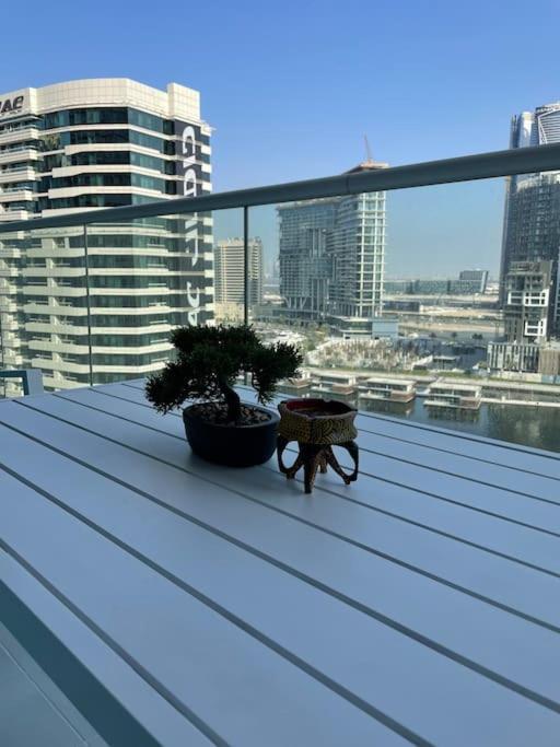 New Luxury Modern Canal View. Daire Dubai Dış mekan fotoğraf